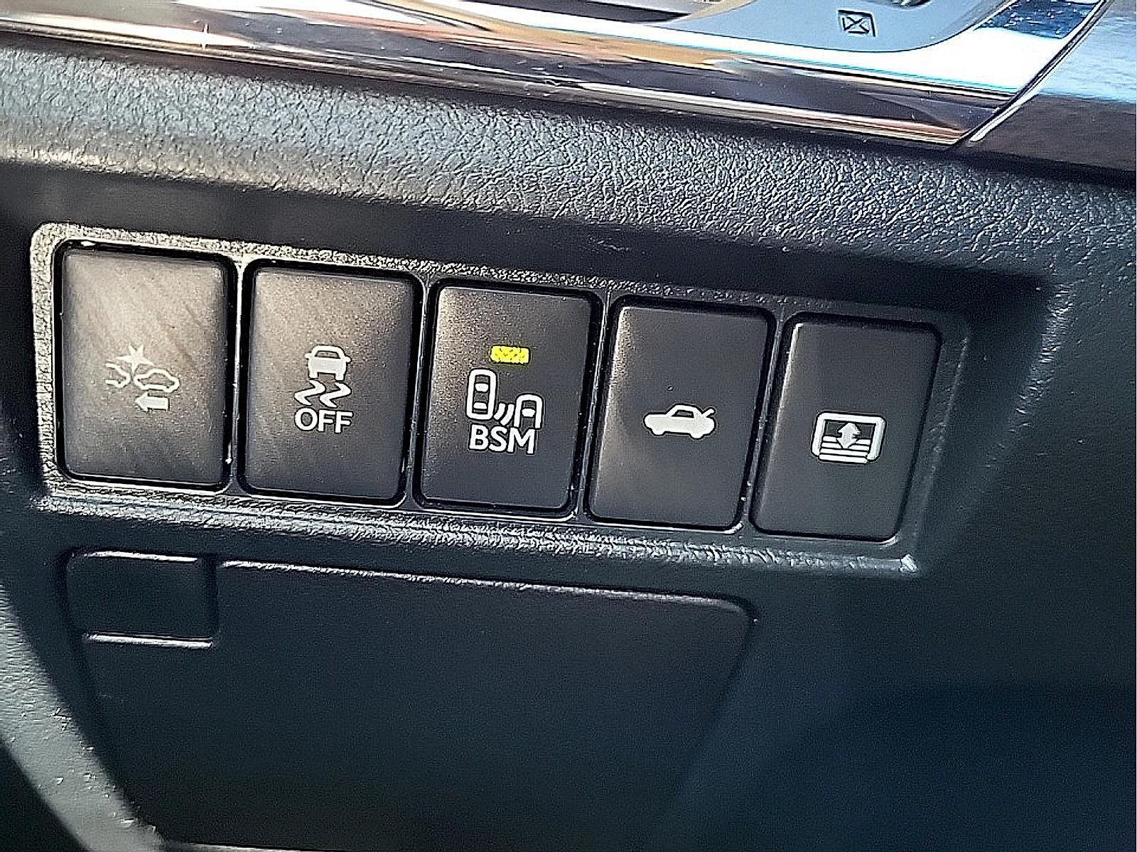 Used 2016 Toyota Avalon Limited w/ Toyota Safety Sense Package FWD image 22