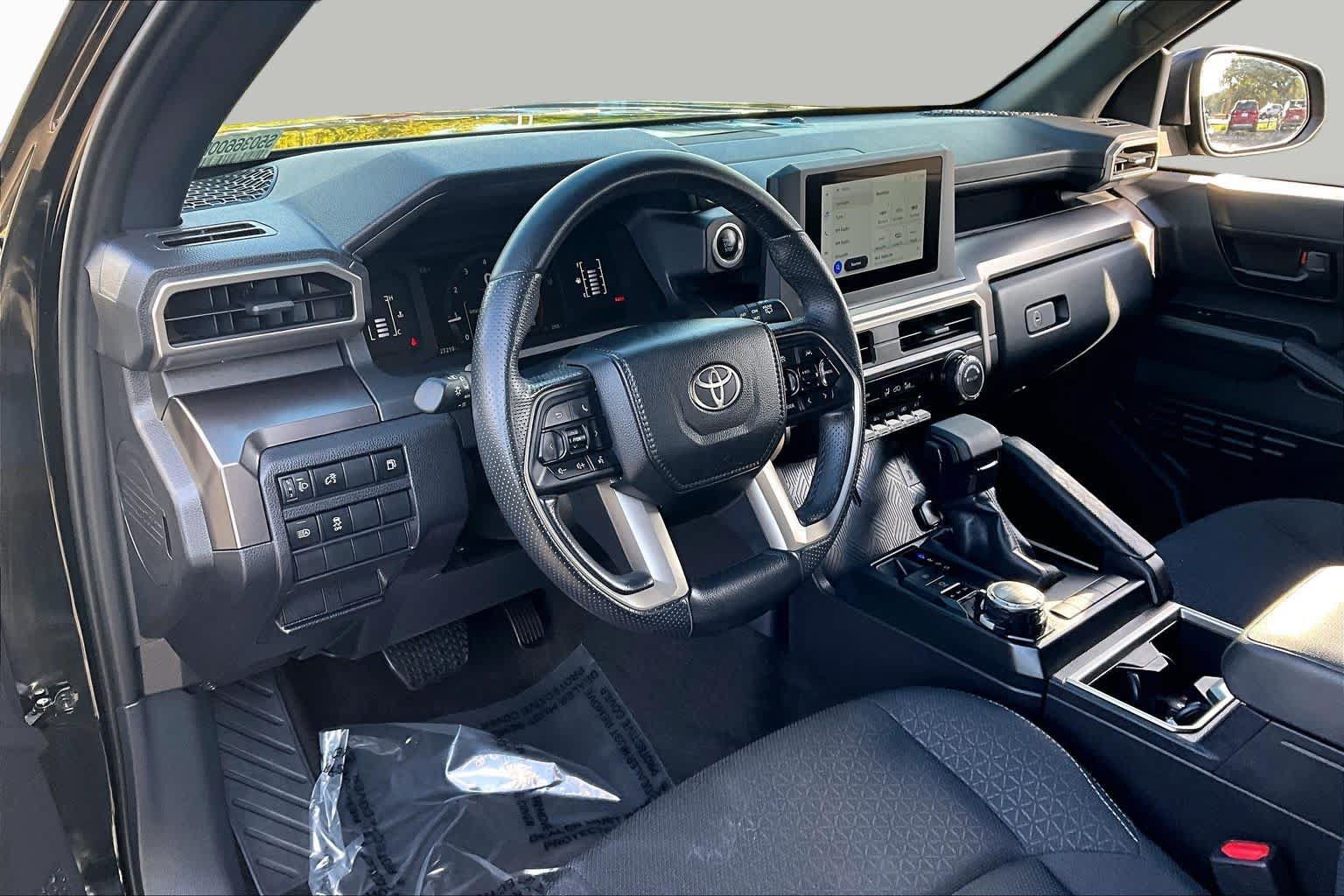 Certified 2025 Toyota 4Runner SR5 AWD/4WD image 17
