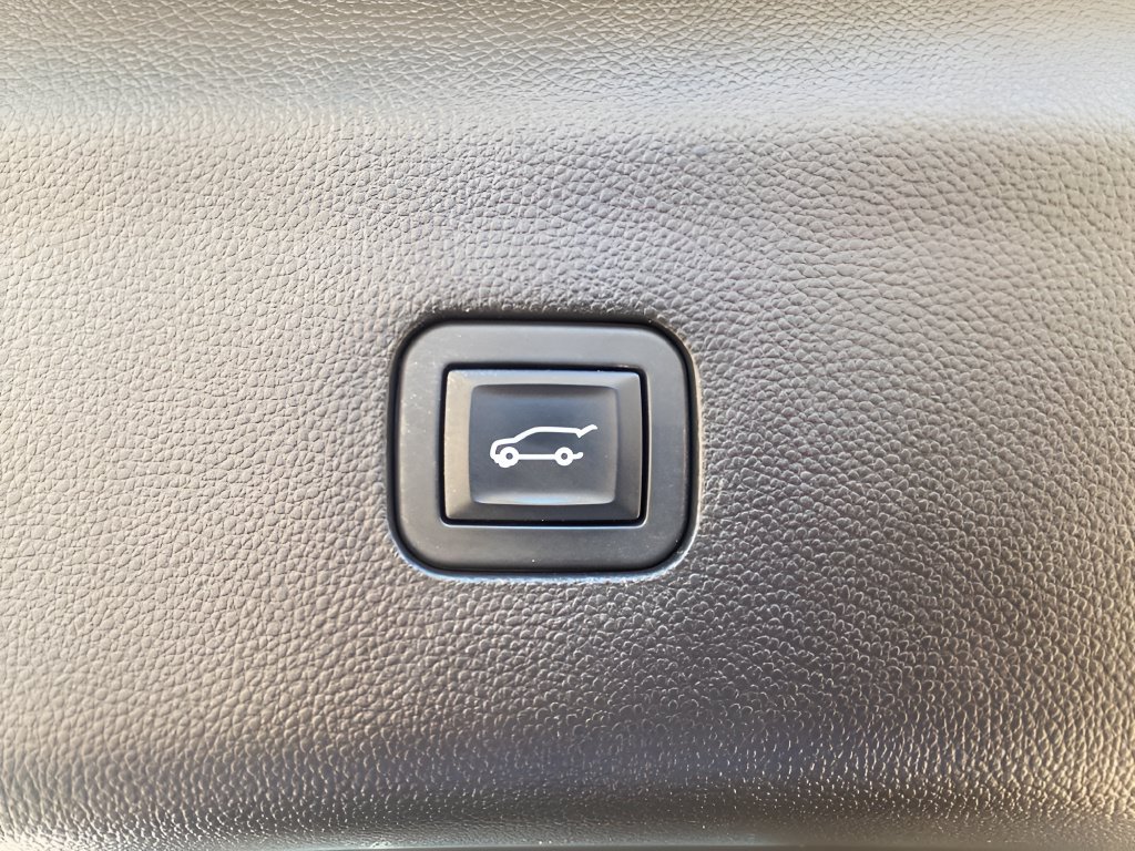 Used 2019 Buick Enclave Essence FWD image 31