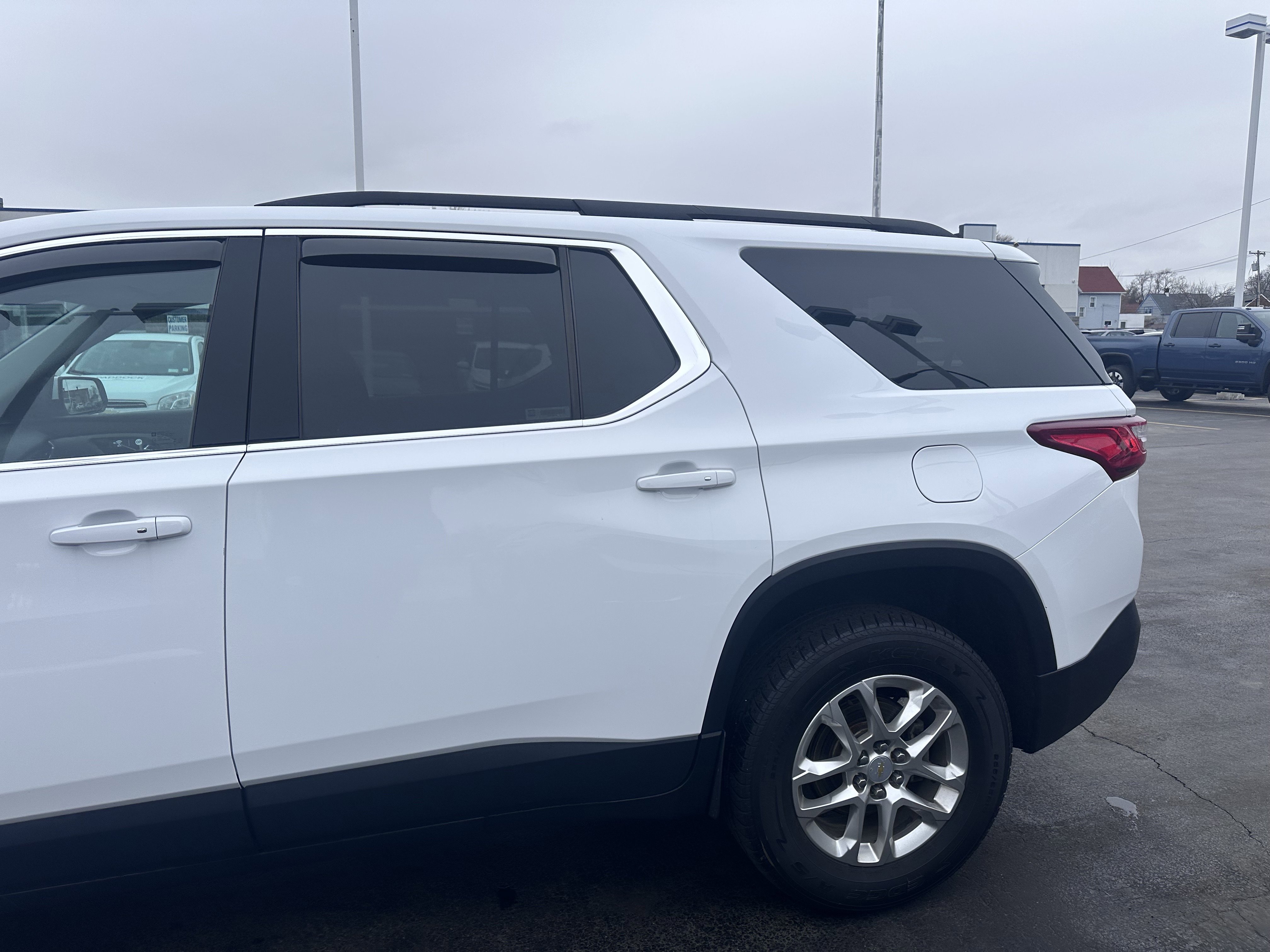 Used 2020 Chevrolet Traverse LT image 7