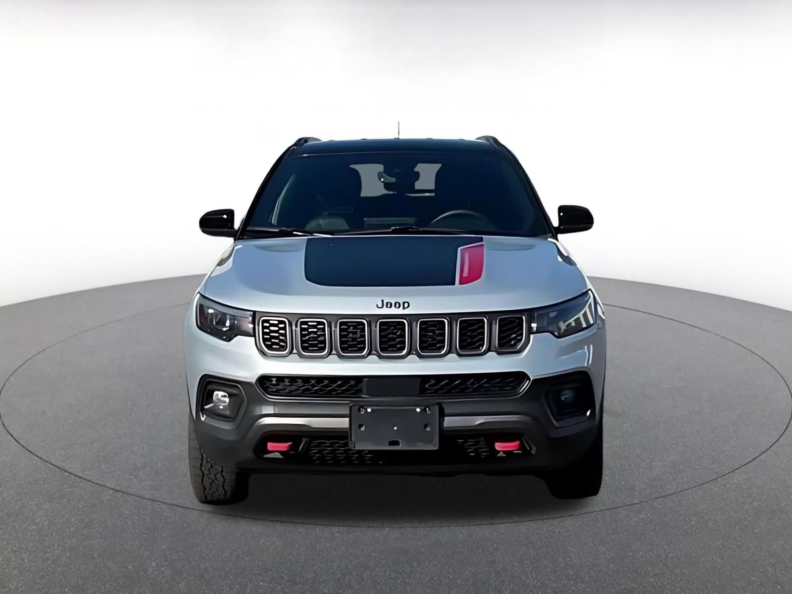 Used 2025 Jeep Compass Trailhawk image 10