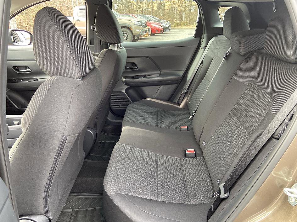 Certified 2025 Nissan Kicks S image 12