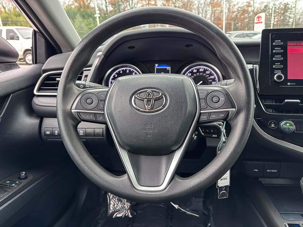 Used 2022 Toyota Camry LE image 25