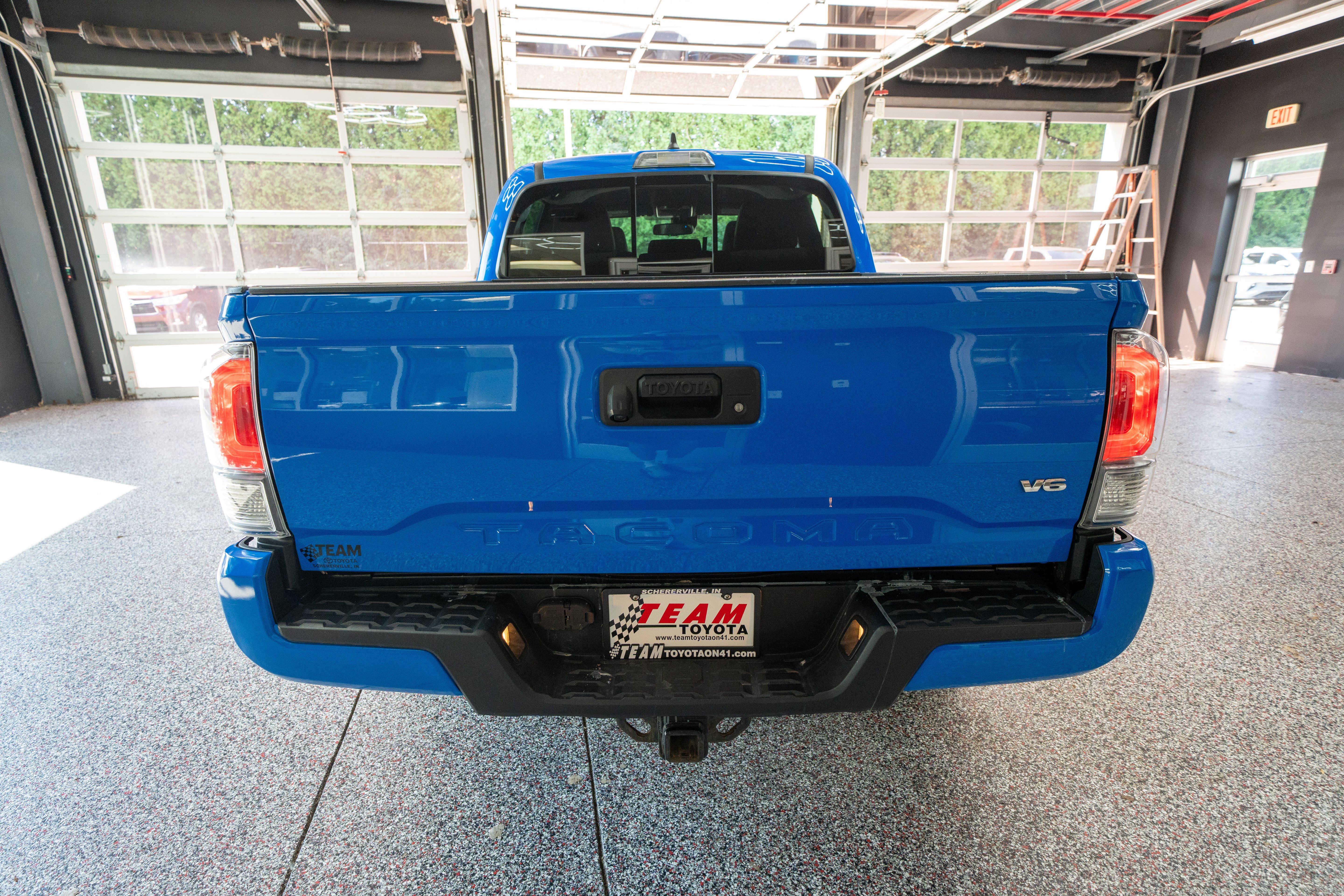 Used 2021 Toyota Tacoma TRD Sport AWD/4WD image 3