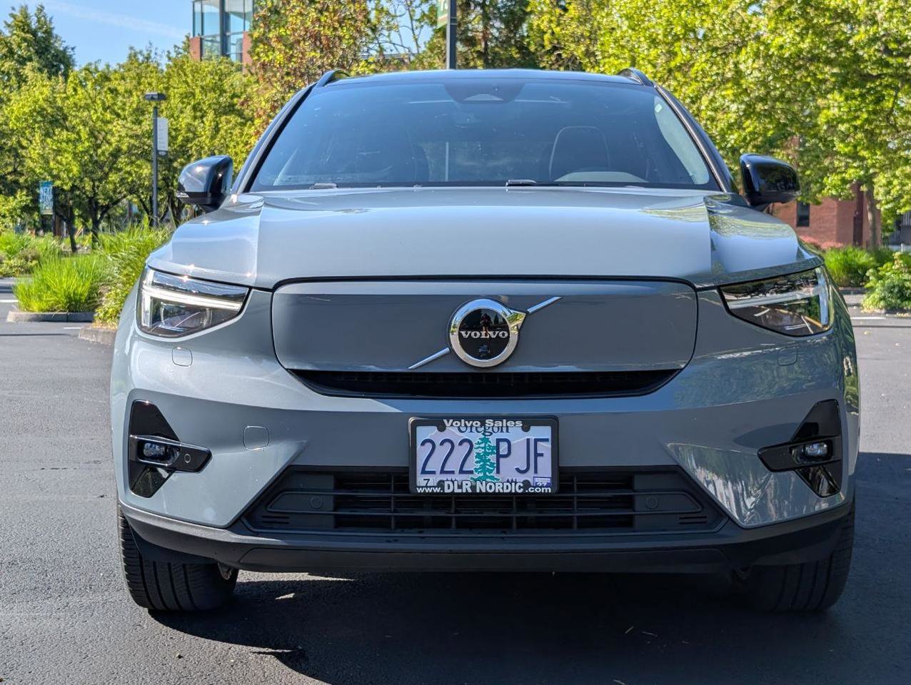 Used 2023 Volvo XC40 Recharge Ultimate w/ Protection Package Premier AWD/4WD image 2