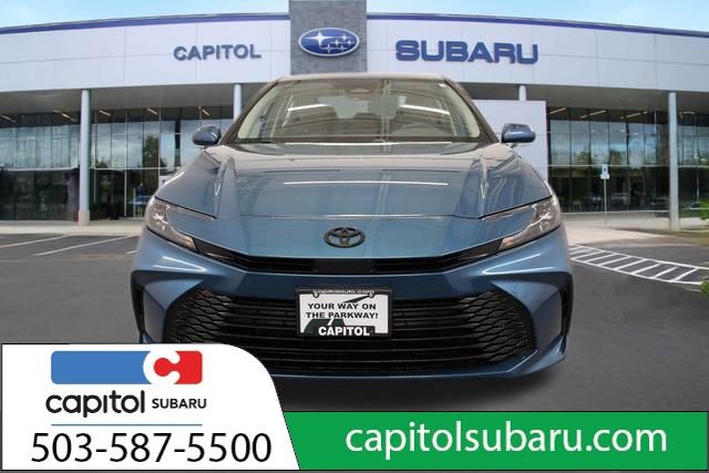 Used 2025 Toyota Camry LE image 7