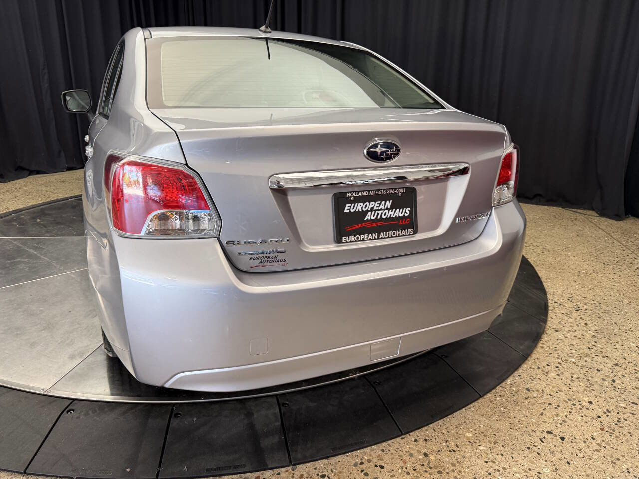 Used 2012 Subaru Impreza 2.0i Limited AWD/4WD image 8