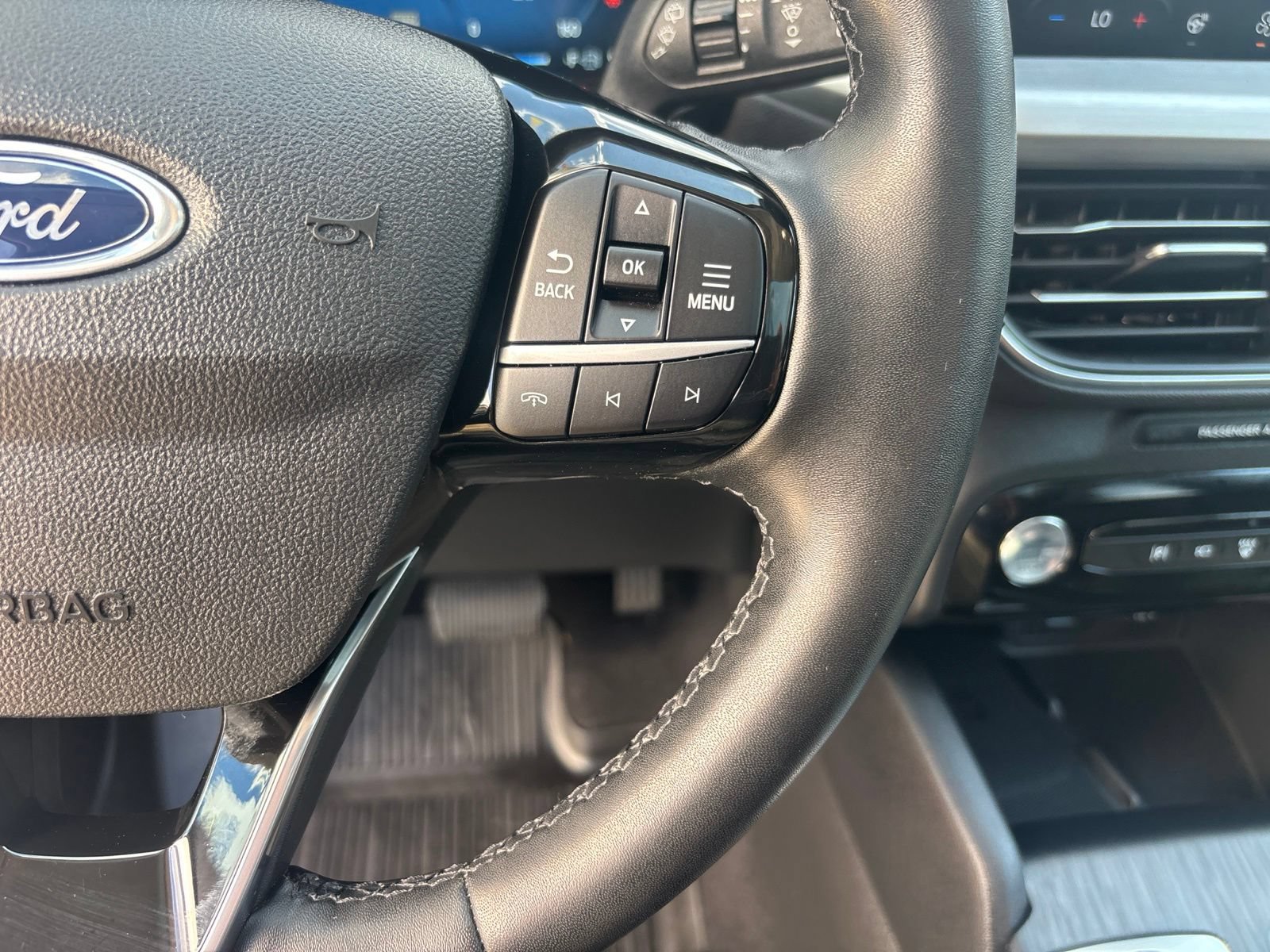Used 2023 Ford Escape Platinum AWD/4WD image 19