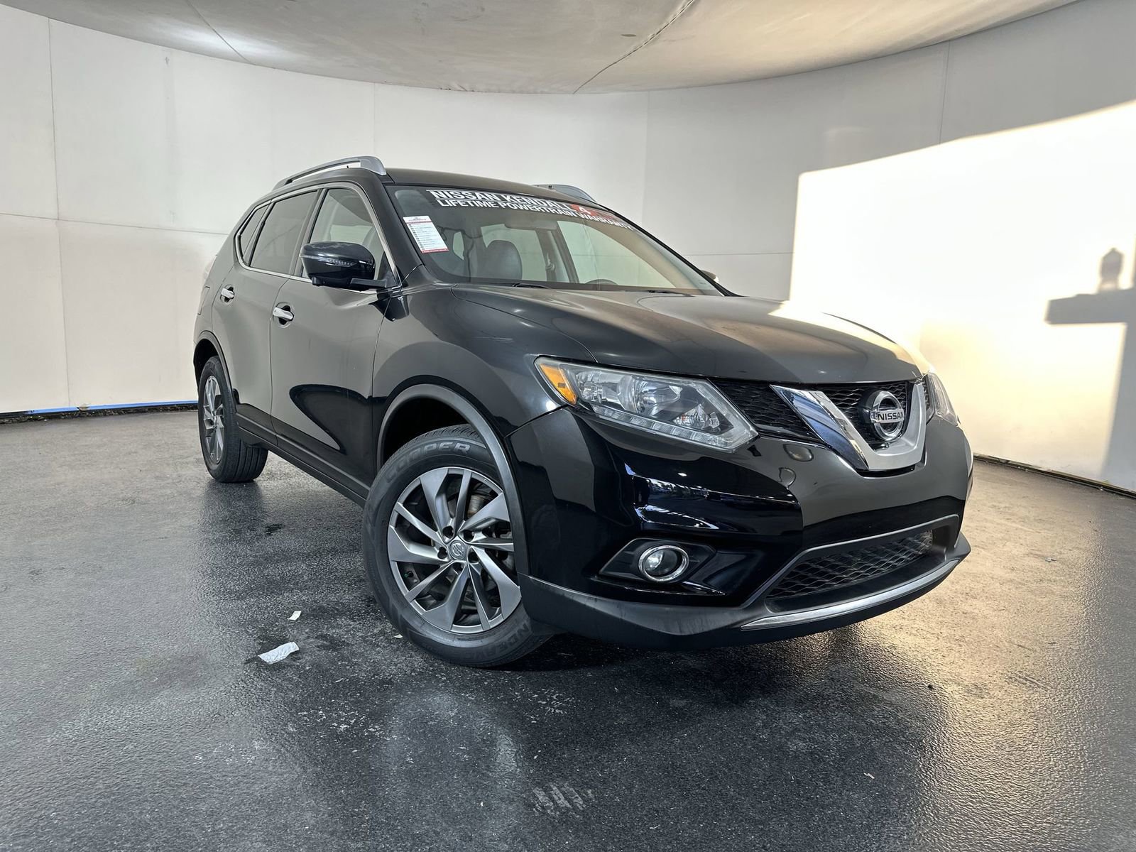 Used 2016 Nissan Rogue SL image 2