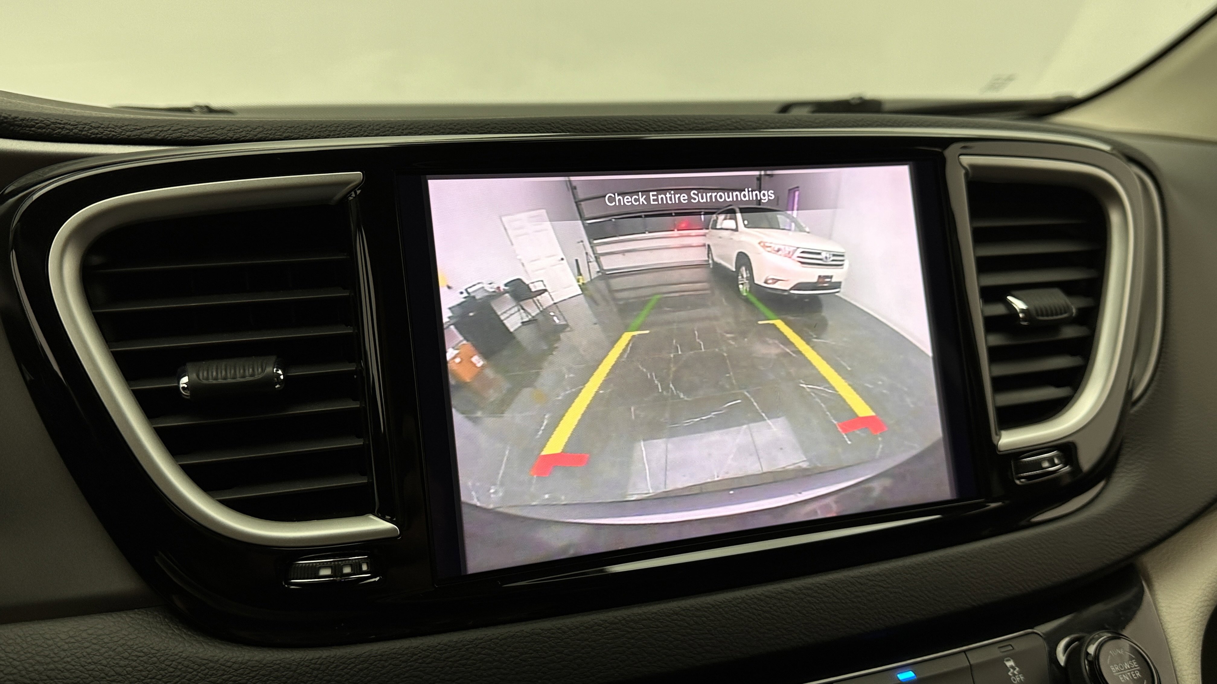 Used 2022 Chrysler Pacifica Touring-L FWD image 21