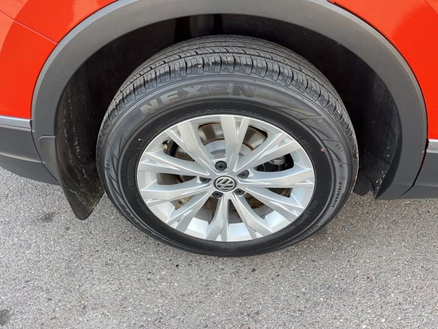 Used 2018 Volkswagen Tiguan SE image 17
