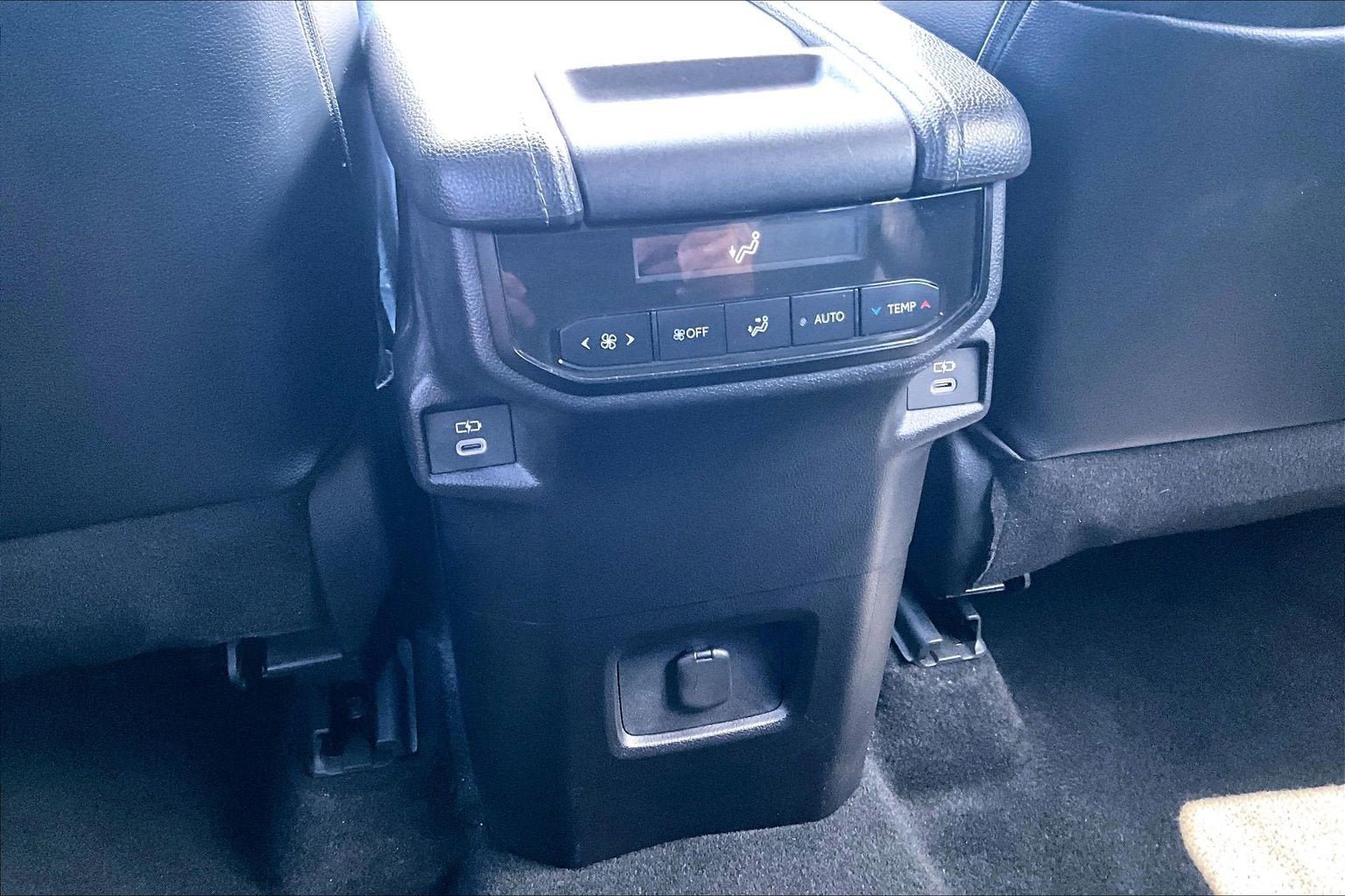 Used 2025 Toyota Grand Highlander AWD image 32