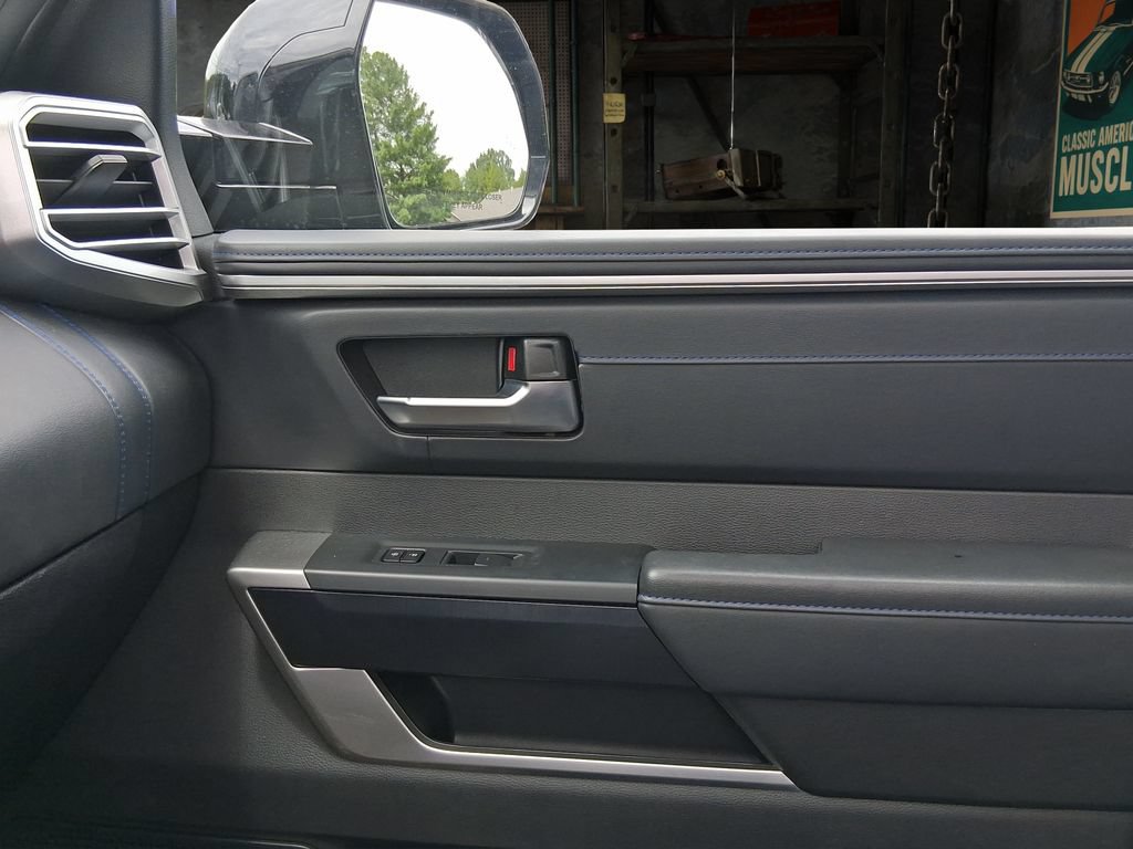 Used 2025 Toyota Sequoia Platinum AWD/4WD image 15