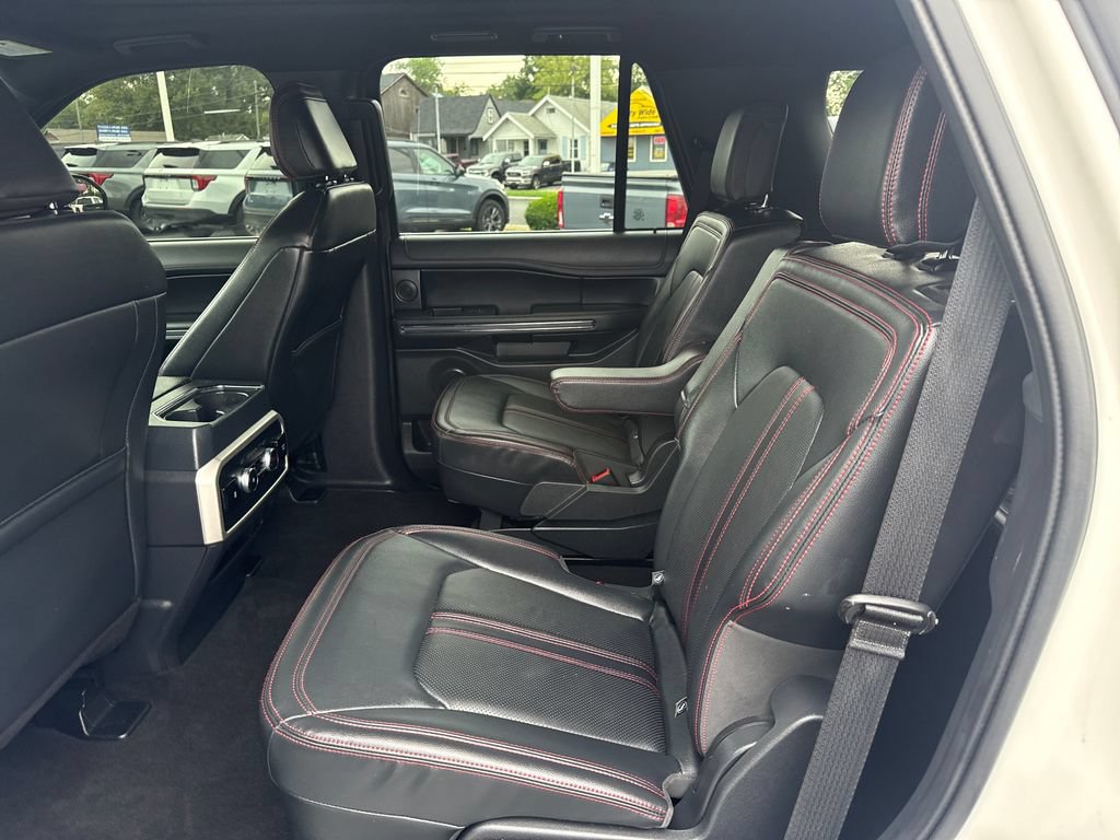 Used 2024 Ford Expedition Limited AWD/4WD image 18