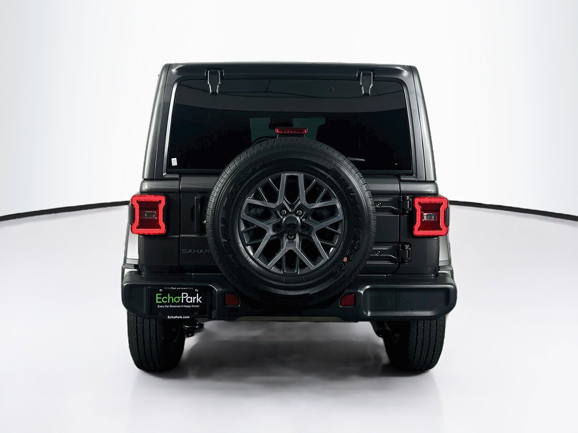 Used 2025 Jeep Wrangler Unlimited Sahara w/ Technology Group AWD/4WD image 7