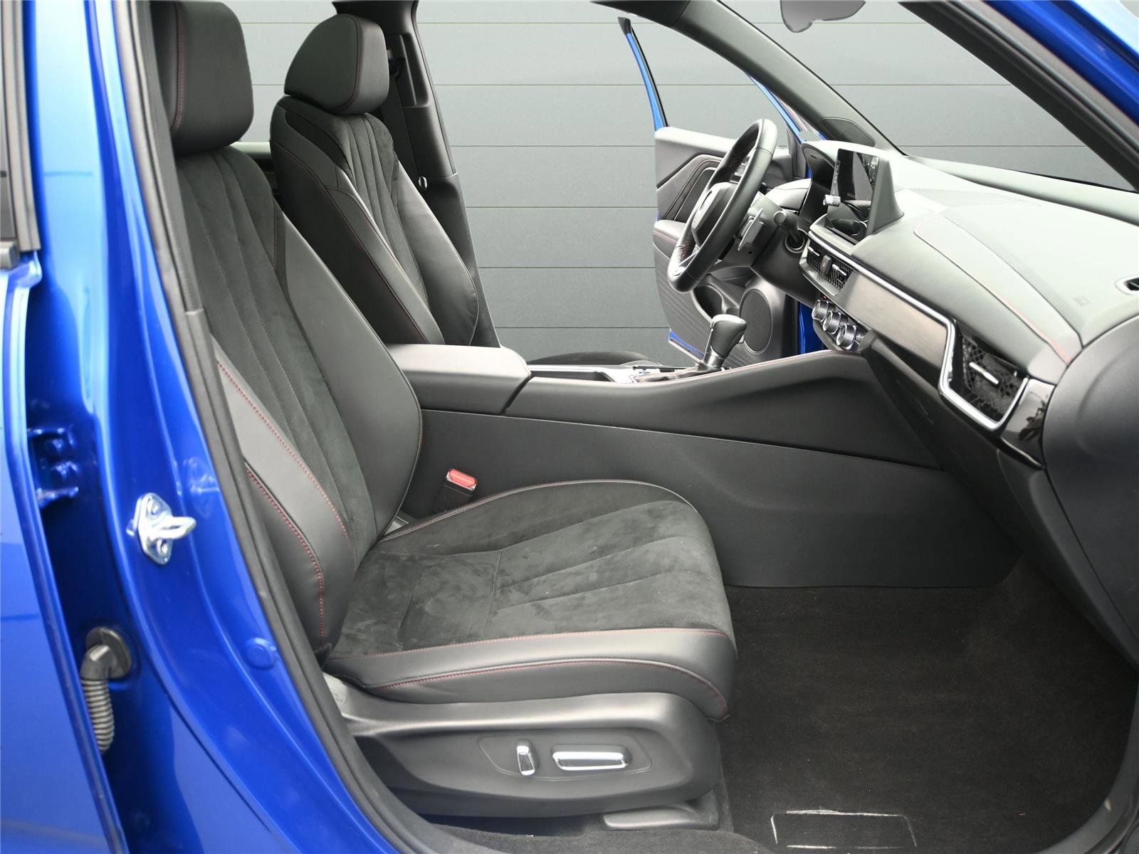 Certified 2025 Acura ADX A-Spec image 18