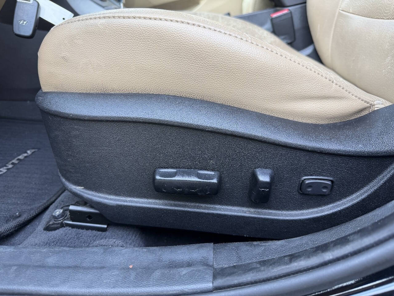 Used 2013 Hyundai Elantra Limited w/ Technology Pkg FWD image 16