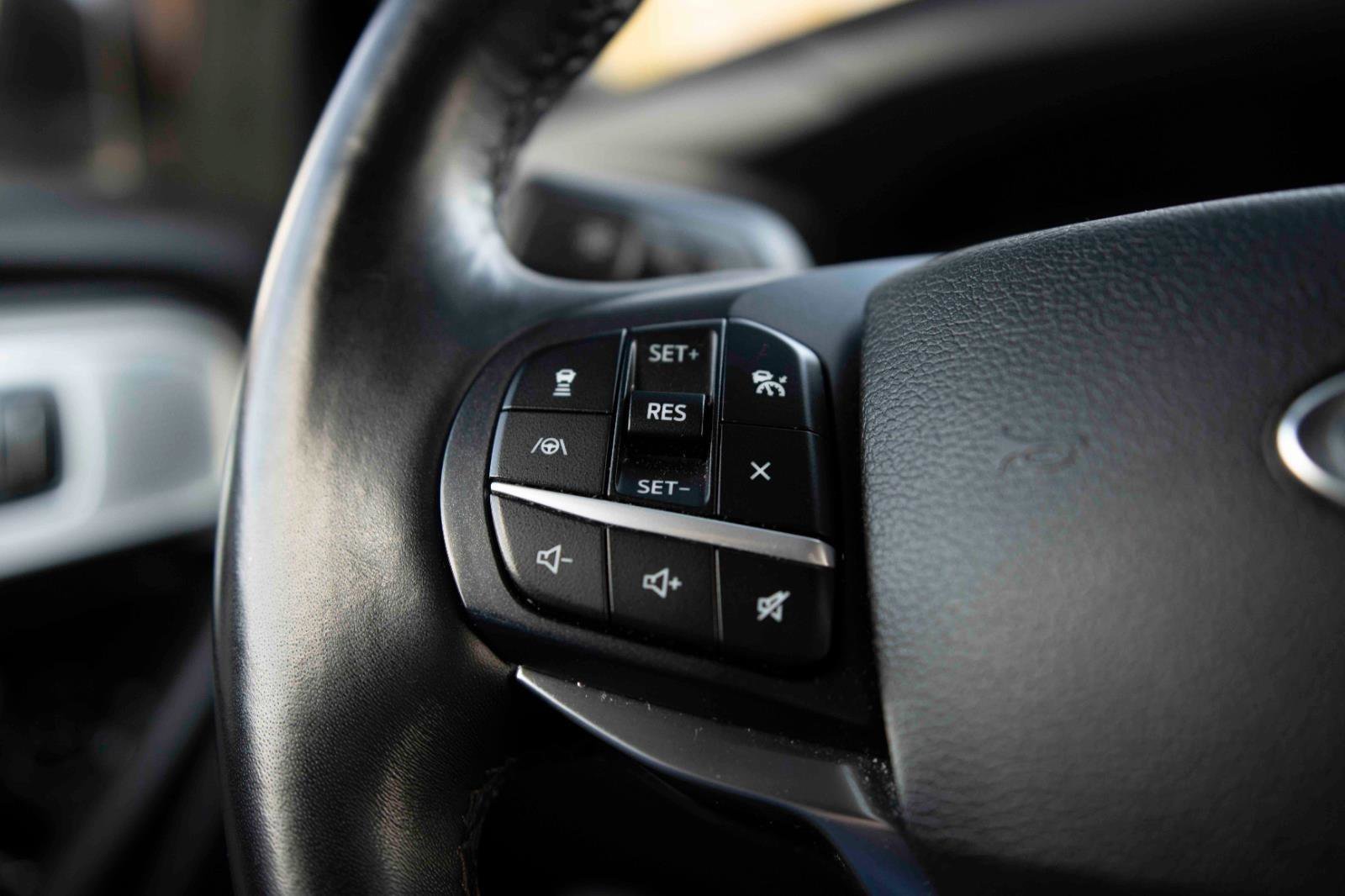 Used 2020 Ford Explorer Platinum w/ Premium Technology Package image 7