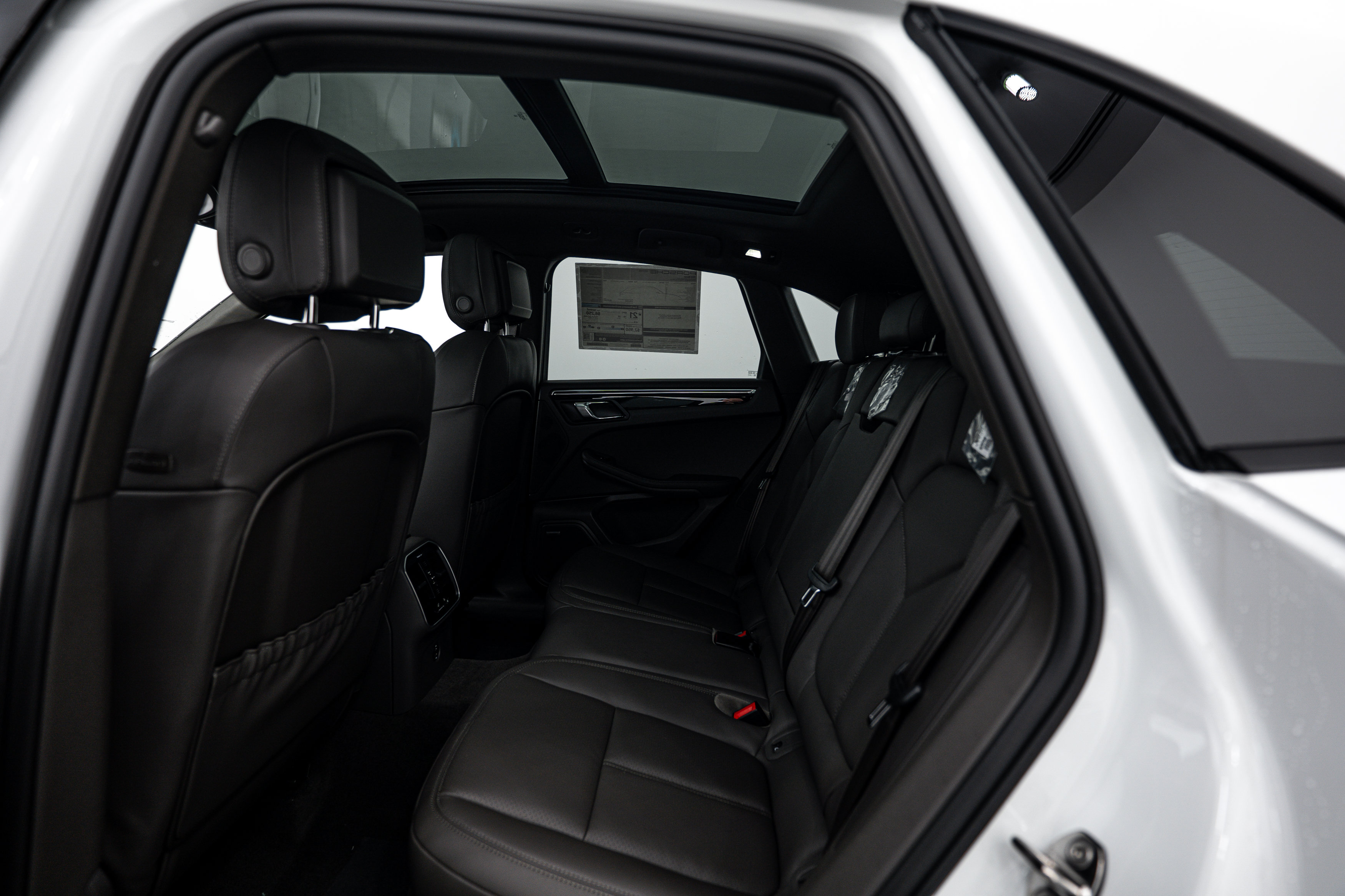 New 2026 Porsche Macan AWD/4WD image 24