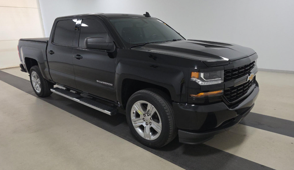 Used 2018 Chevrolet Silverado 1500 Custom w/ Custom Value Package RWD image 4