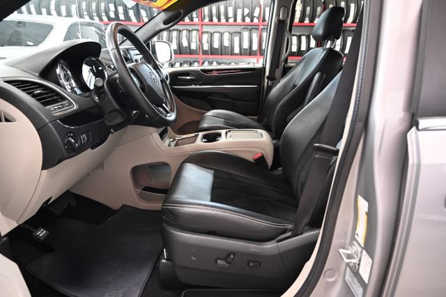 Used 2017 Dodge Grand Caravan SXT FWD image 10