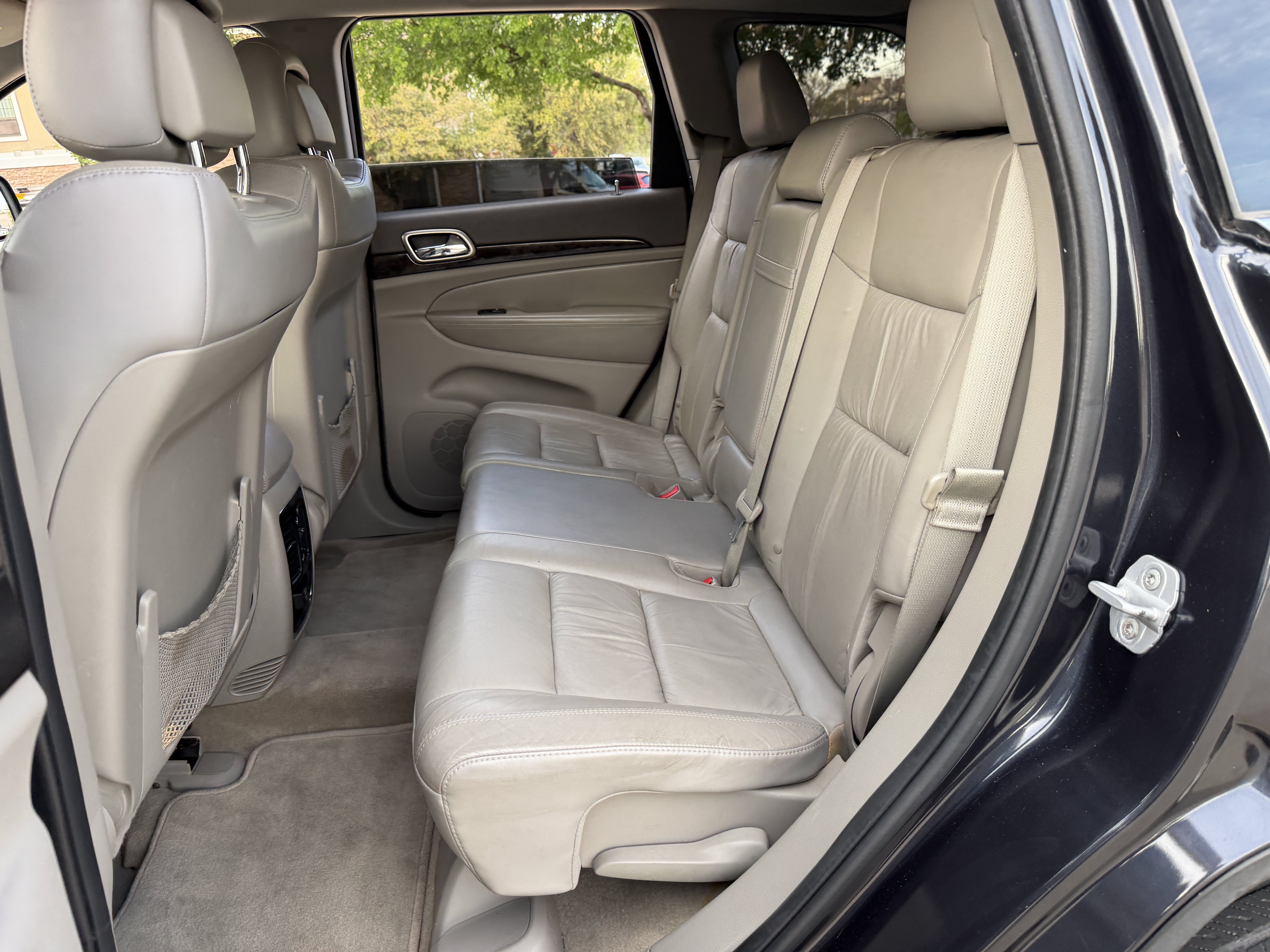 Used 2012 Jeep Grand Cherokee Laredo RWD image 19