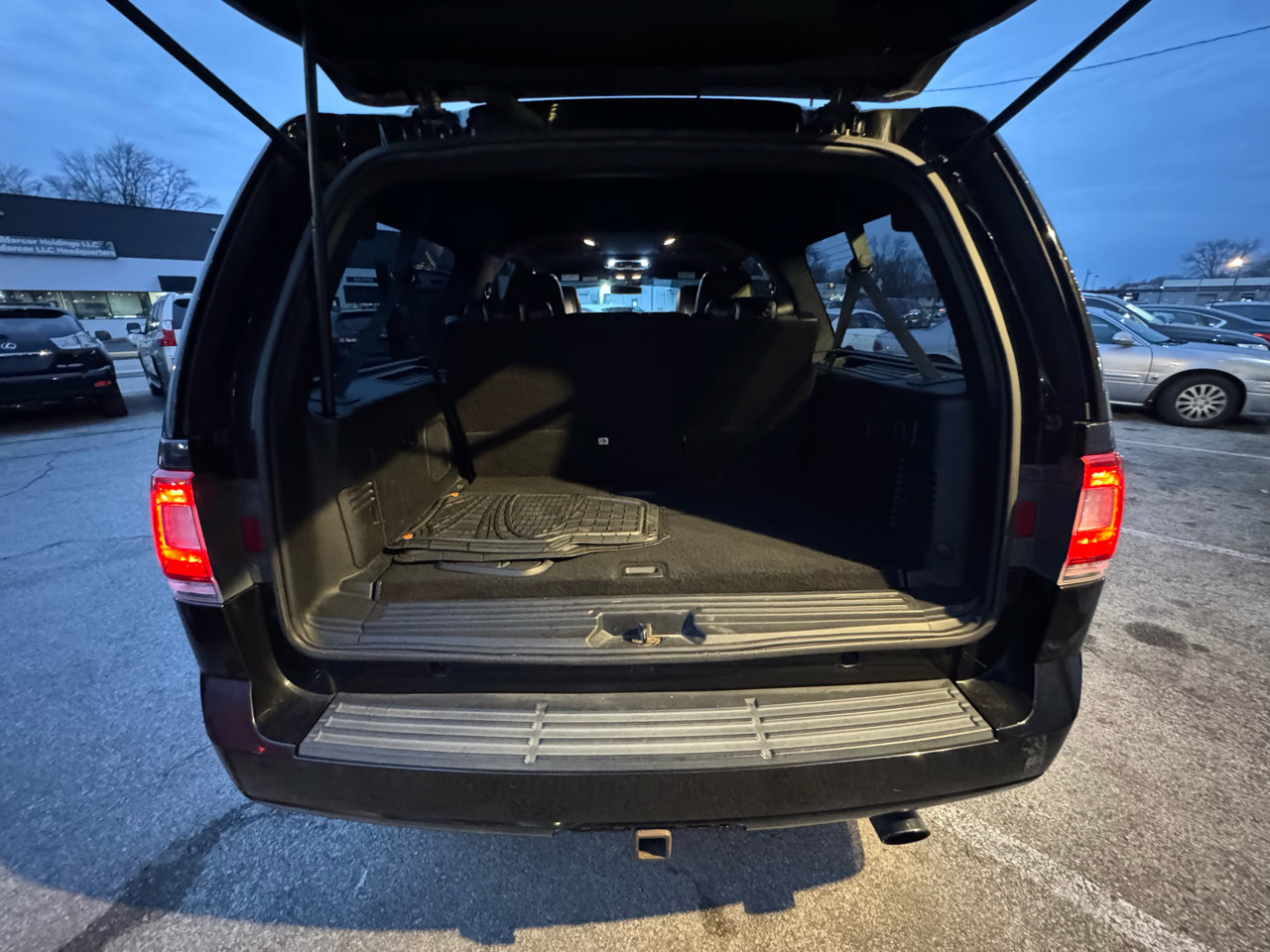 Used 2015 Lincoln Navigator L 4WD image 24