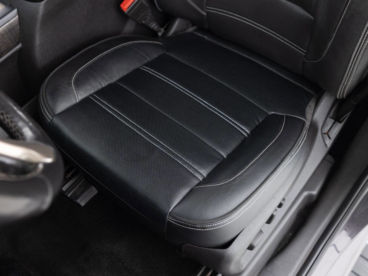 Used 2016 GMC Sierra 1500 Denali w/ Enhanced Driver Alert Package image 25