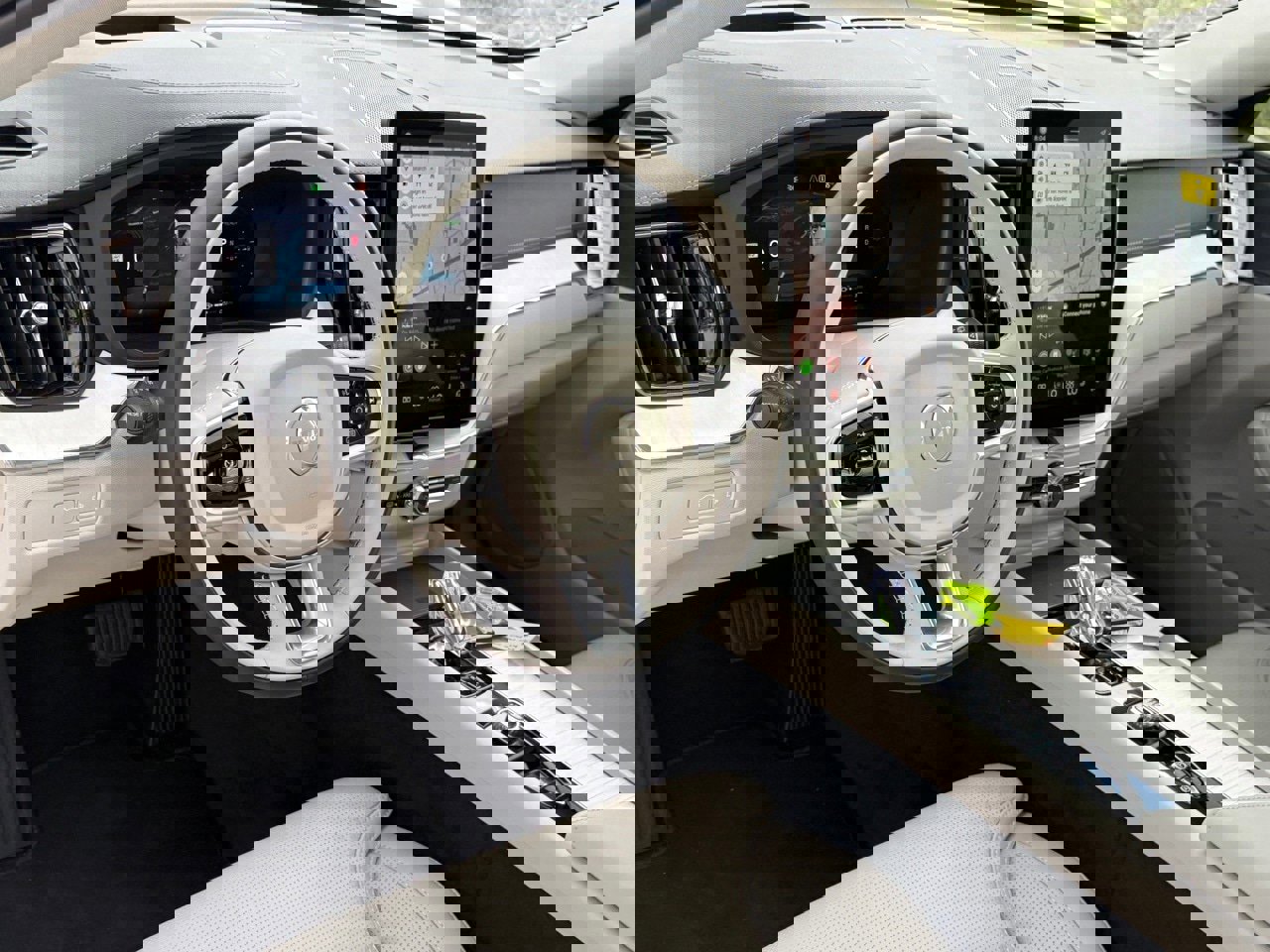 New 2026 Volvo XC60 T8 Ultra w/ Protection Package Premier image 13