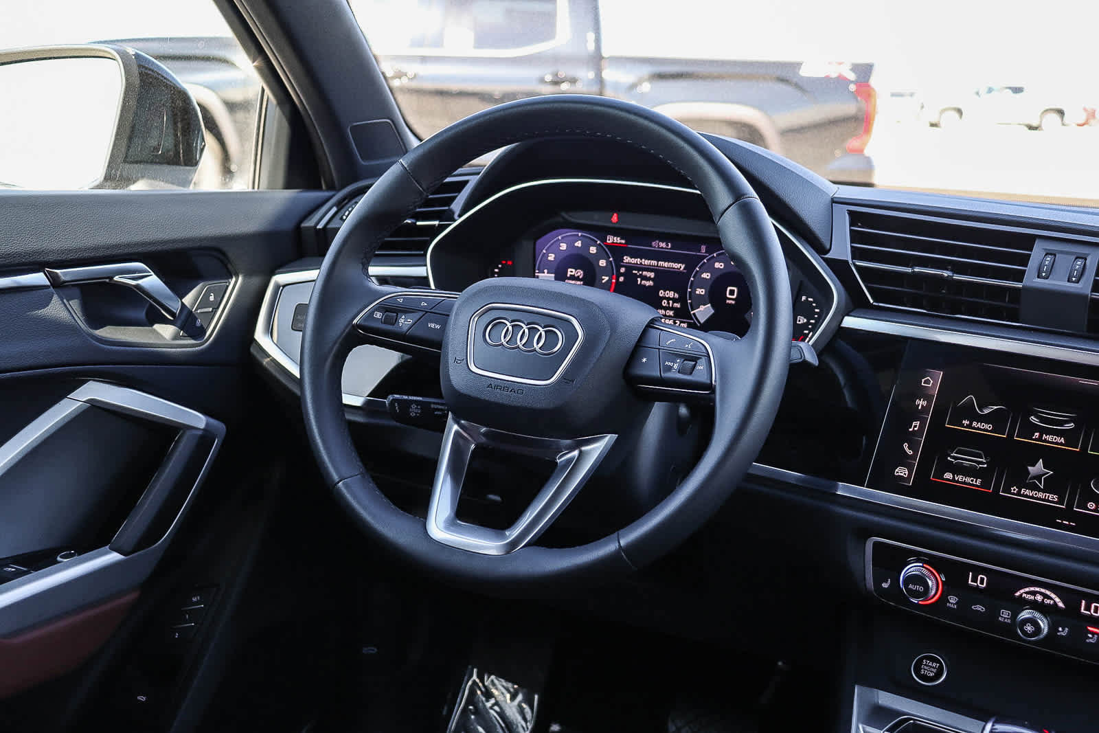 Used 2025 Audi Q3 2.0T Premium w/ Convenience Package image 22