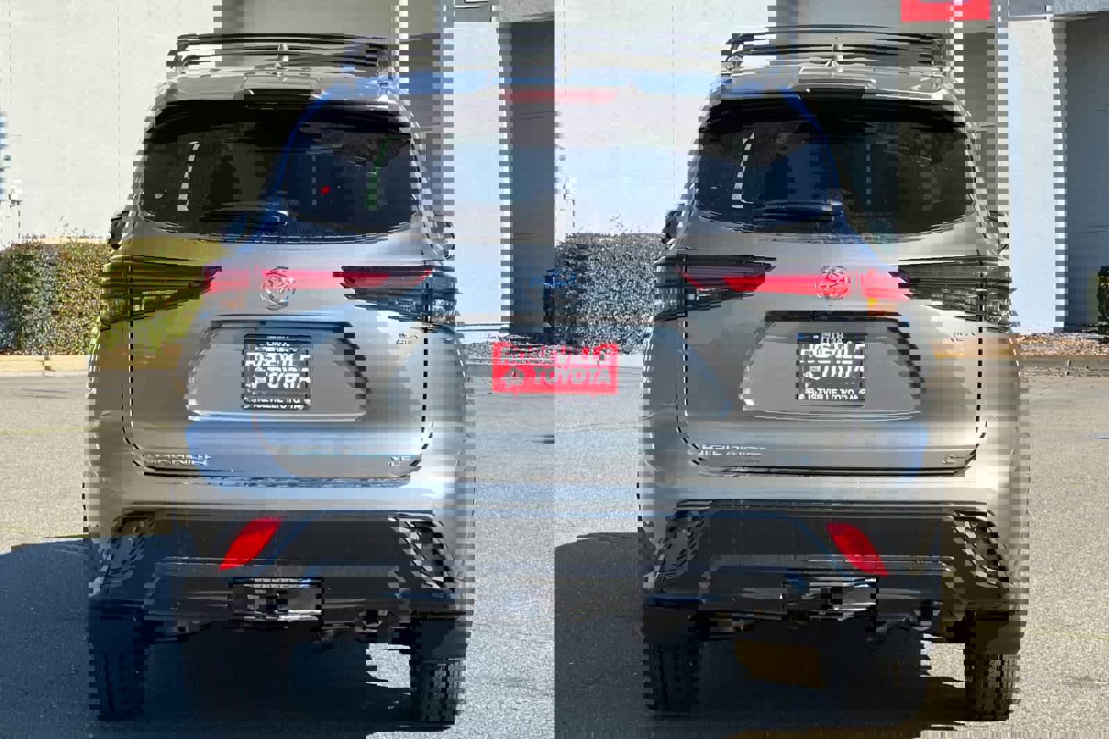 New 2026 Toyota Highlander XLE image 7