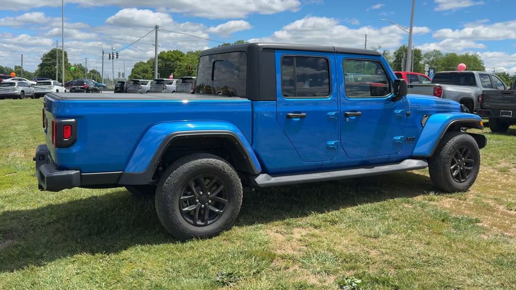 Used 2022 Jeep Gladiator Sport AWD/4WD image 7