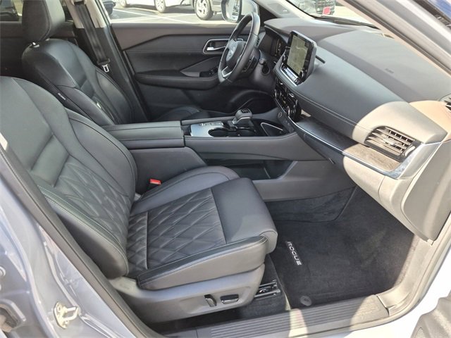 Used 2023 Nissan Rogue Platinum w/ Platinum Premium Package image 11