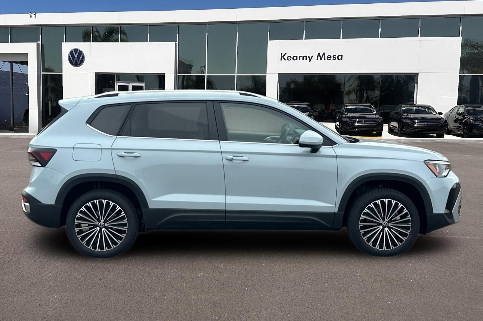 New 2026 Volkswagen Taos SE FWD image 3