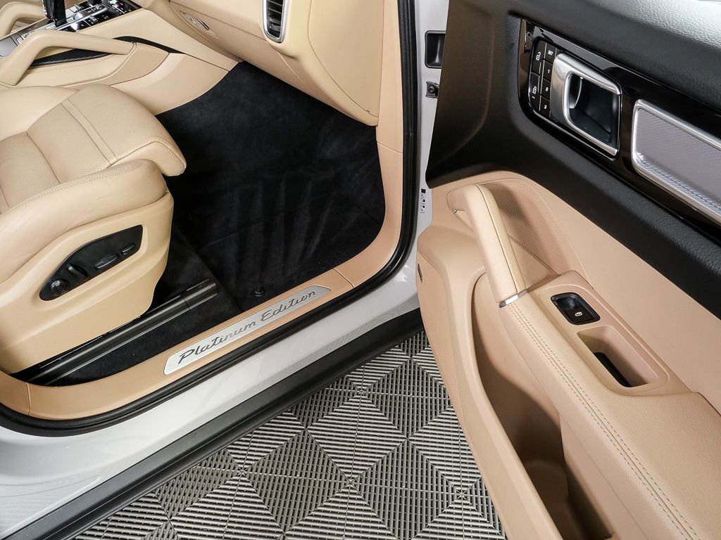 Certified 2023 Porsche Cayenne Platinum Edition AWD/4WD image 26
