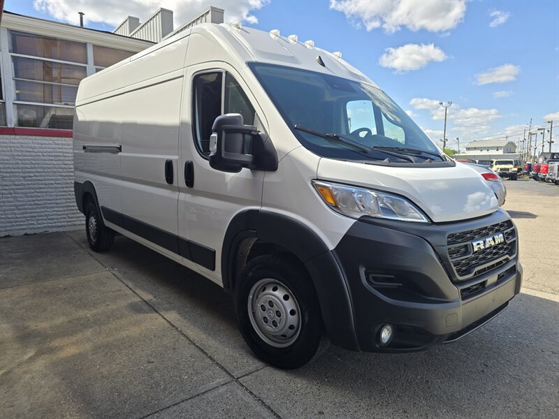 Used 2025 RAM ProMaster 3500 w/ Convenience Group FWD image 3