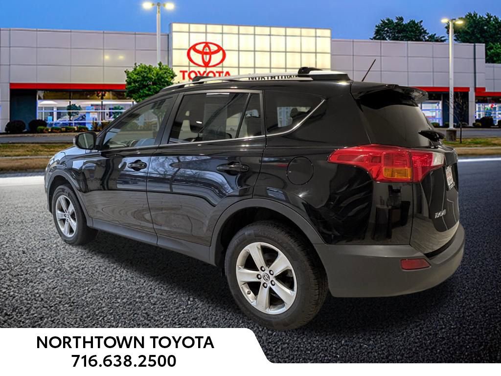 Used 2015 Toyota RAV4 XLE AWD/4WD image 3