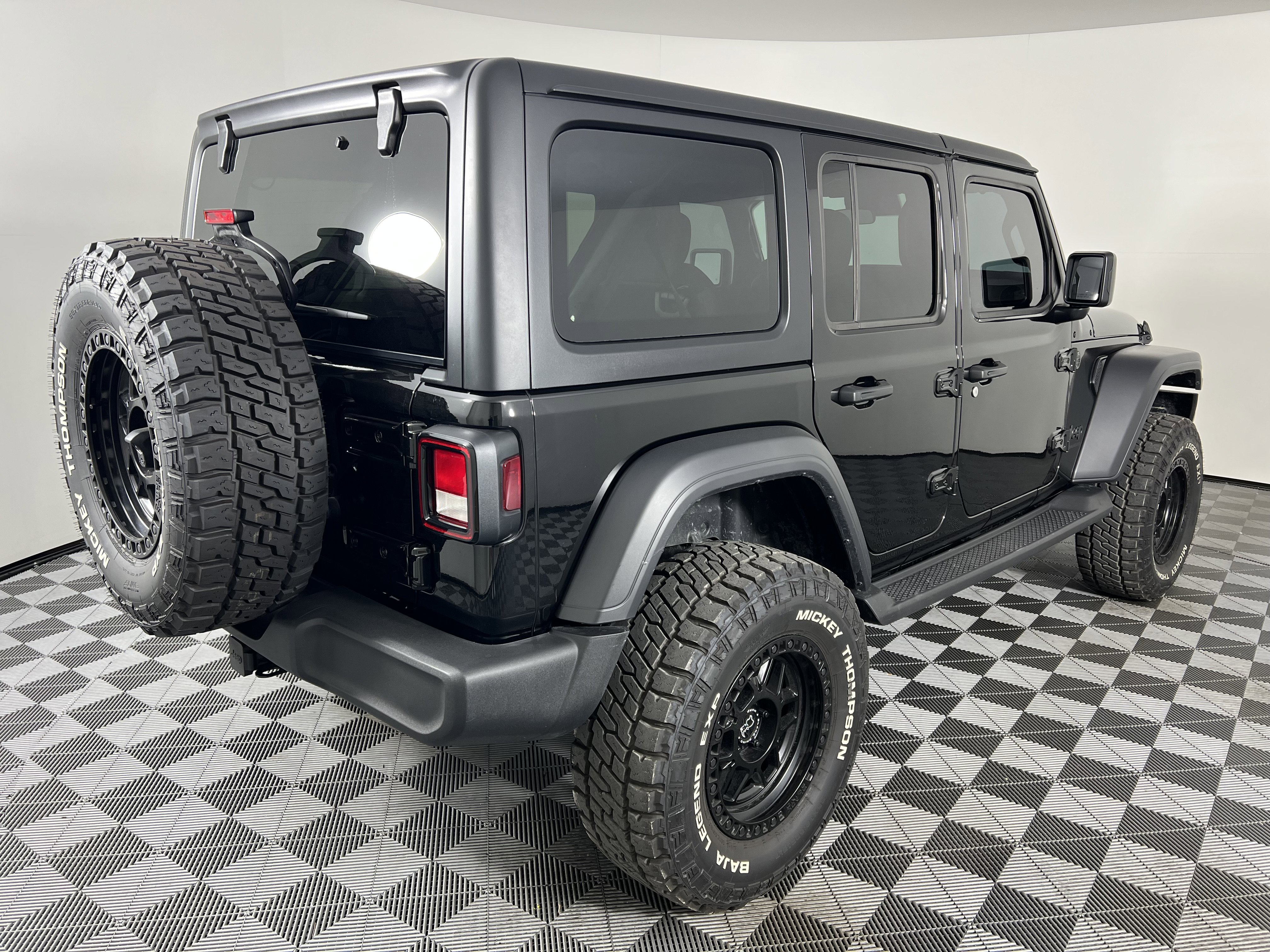 Used 2025 Jeep Wrangler Unlimited Sport AWD/4WD image 12