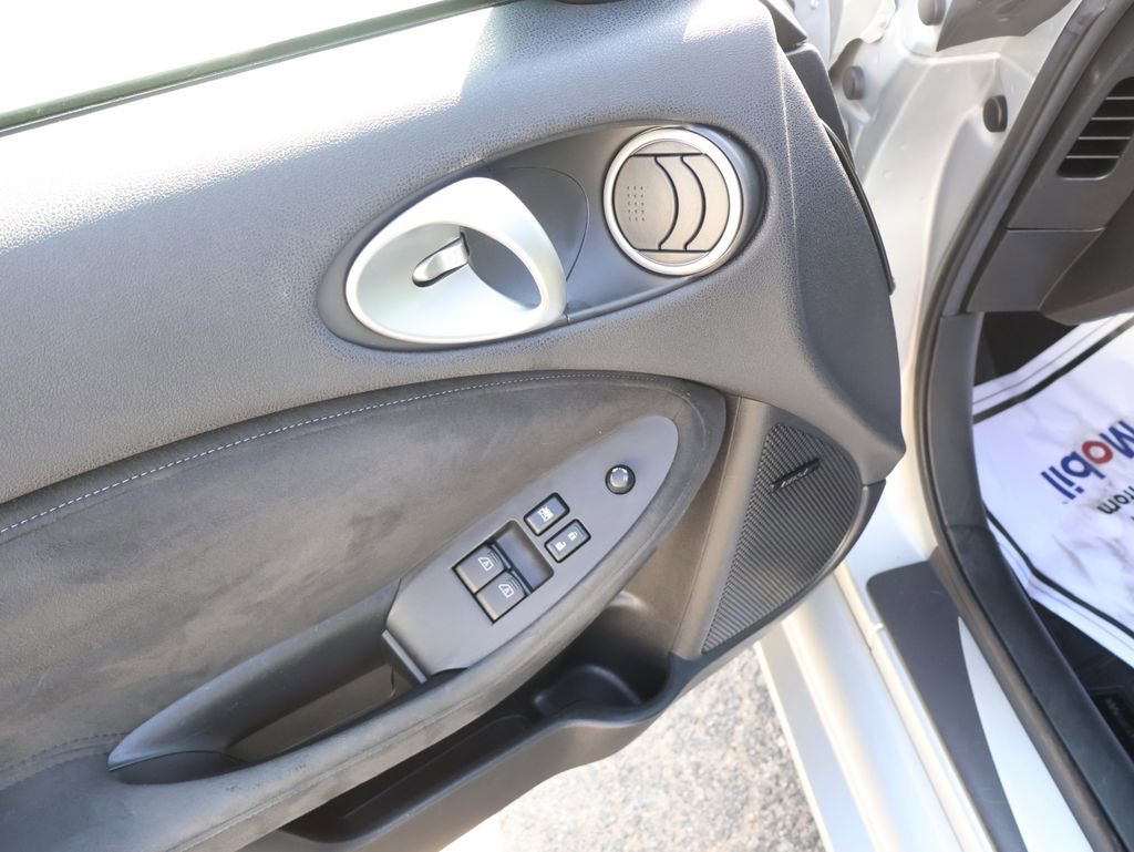 Used 2010 Nissan 370Z Touring image 8