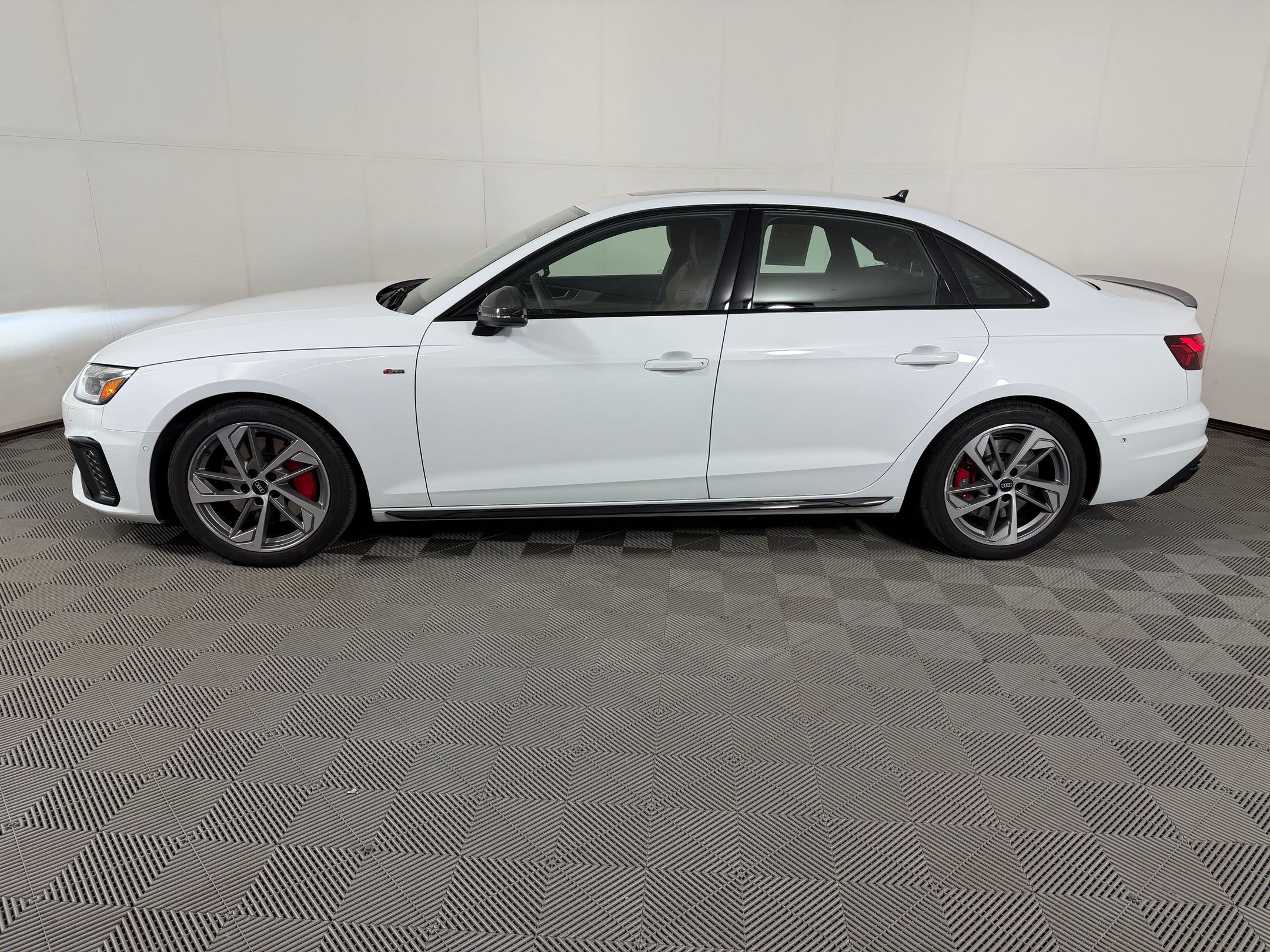Certified 2022 Audi A4 2.0T Prestige AWD/4WD image 2