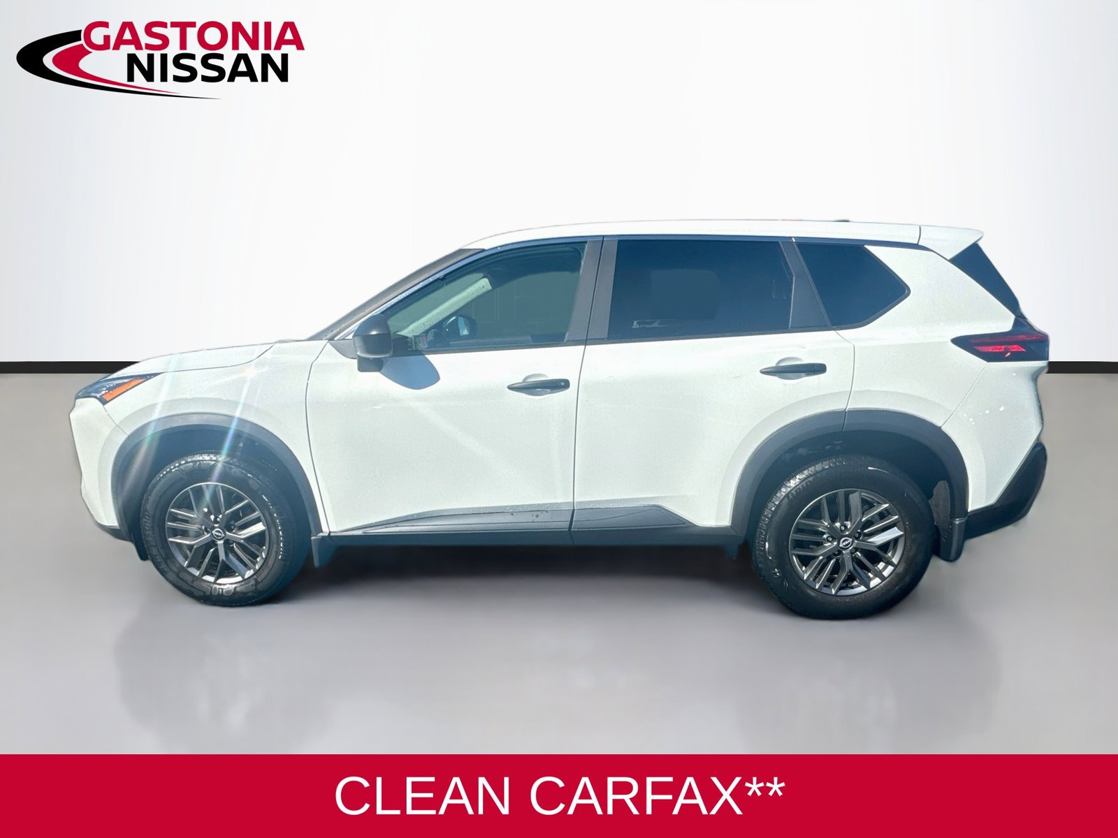 Used 2023 Nissan Rogue S FWD image 5