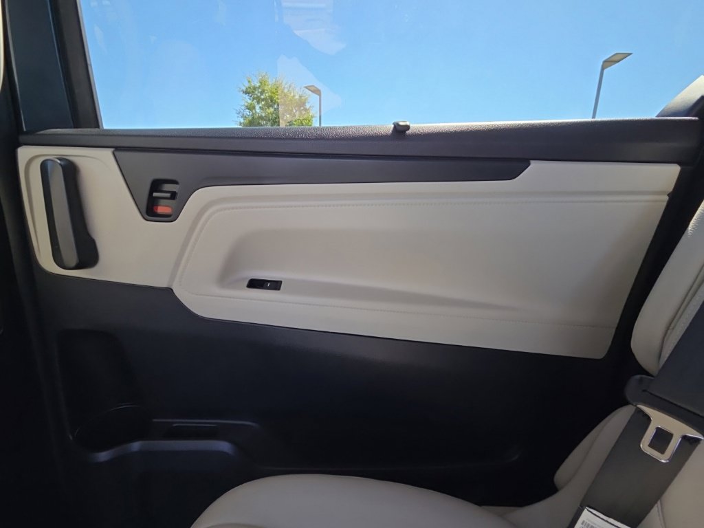 Used 2025 Honda Odyssey EX-L image 17