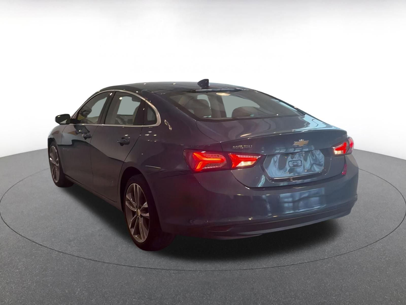 Used 2024 Chevrolet Malibu LT image 11