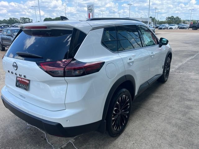 New 2026 Nissan Rogue Dark Armor FWD image 4
