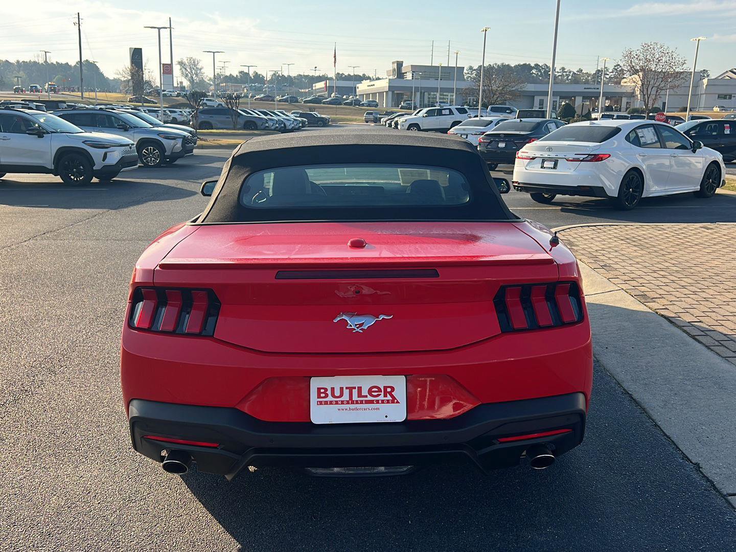 Used 2025 Ford Mustang Premium image 5