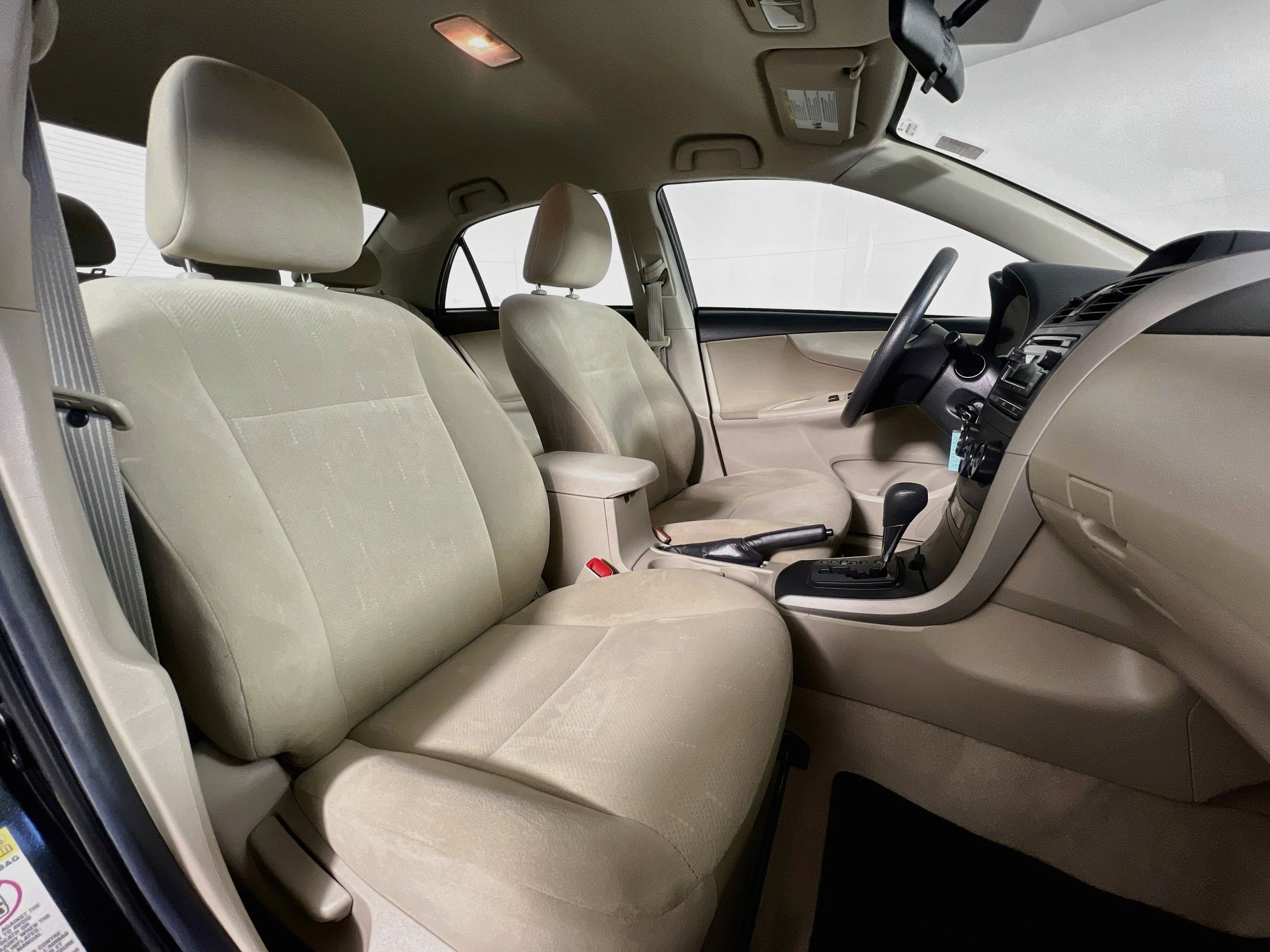 Used 2013 Toyota Corolla L FWD image 22