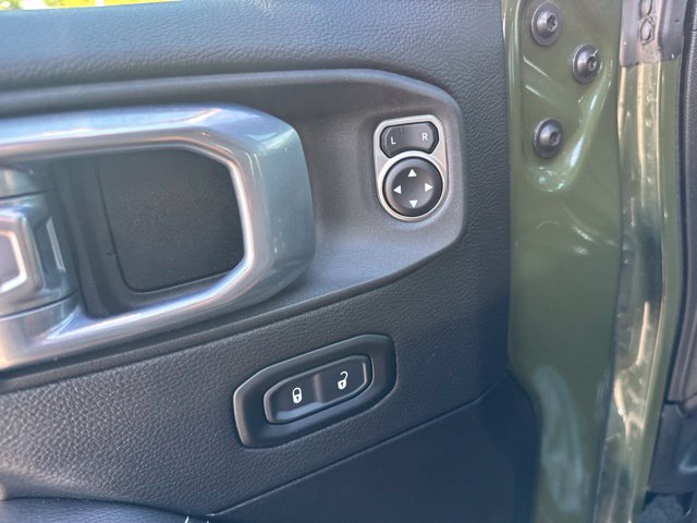Used 2022 Jeep Wrangler Unlimited Sahara w/ Cold Weather Group AWD/4WD image 21