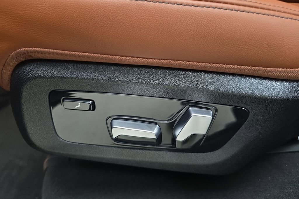 New 2026 BMW X7 M60i AWD/4WD image 26