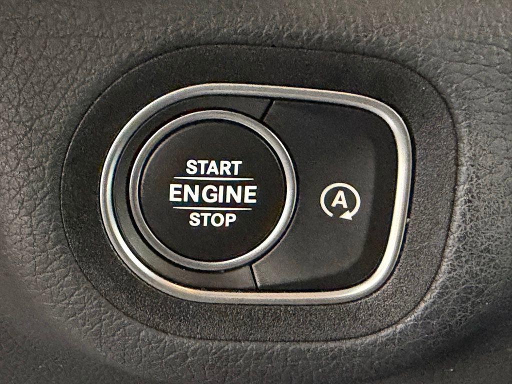 Used 2023 Mercedes-Benz GLS 450 4MATIC image 30