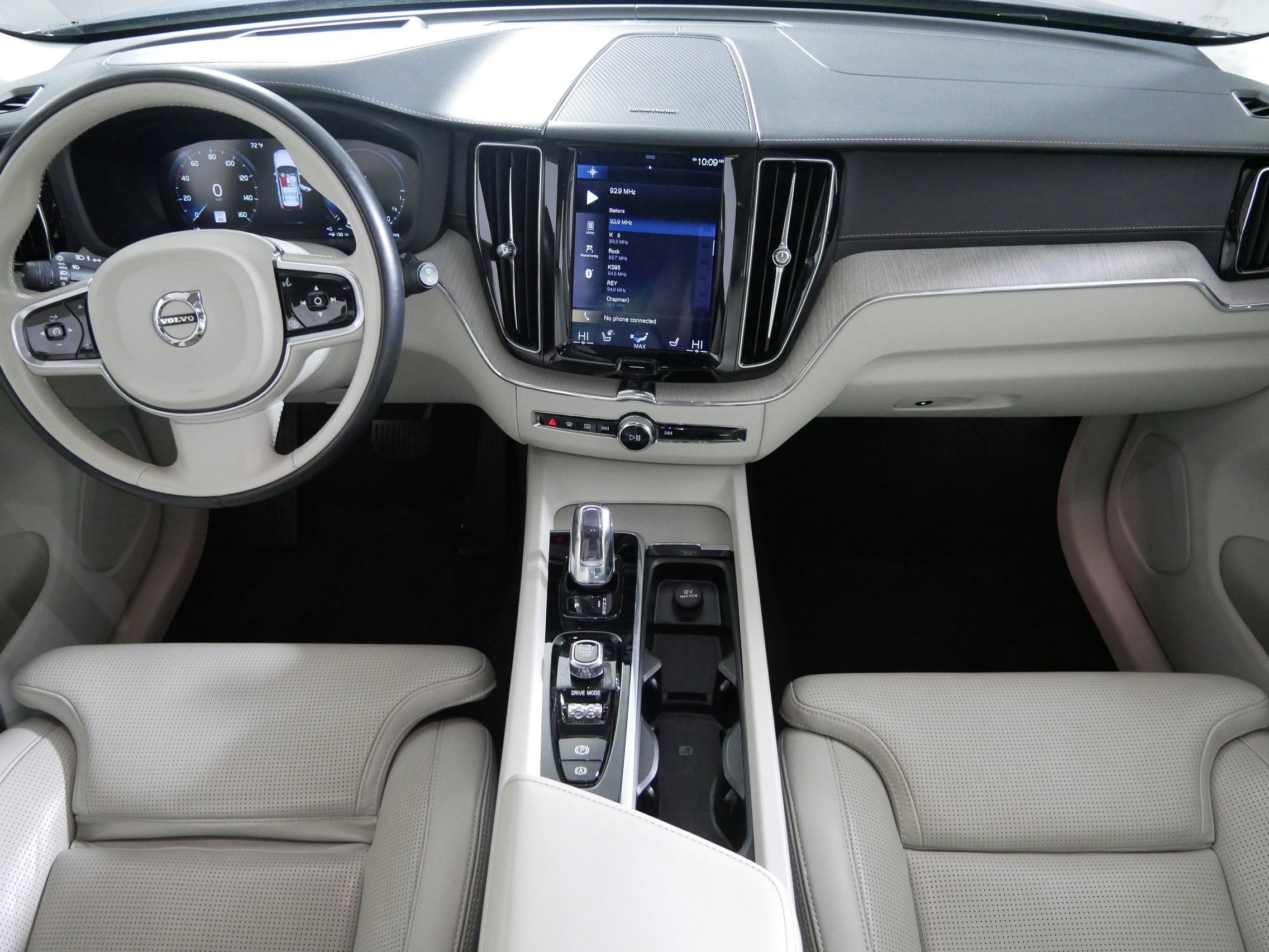 Used 2019 Volvo XC60 T8 Inscription w/ Advanced Package image 10